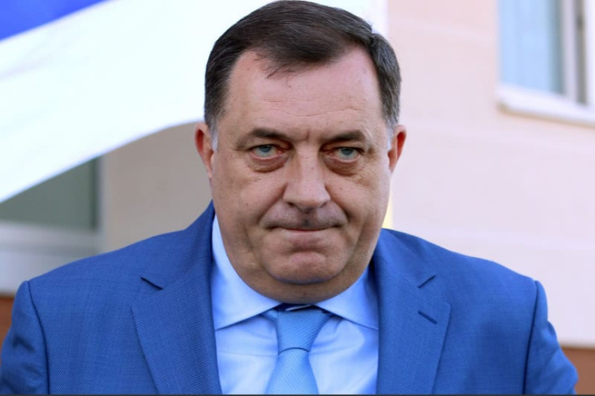 Dodik naručuje agenciju da ga brani na mrežama