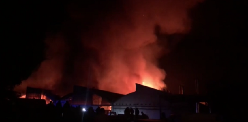 Gori fabrika u Valjevu, svi vatrogasci na terenu