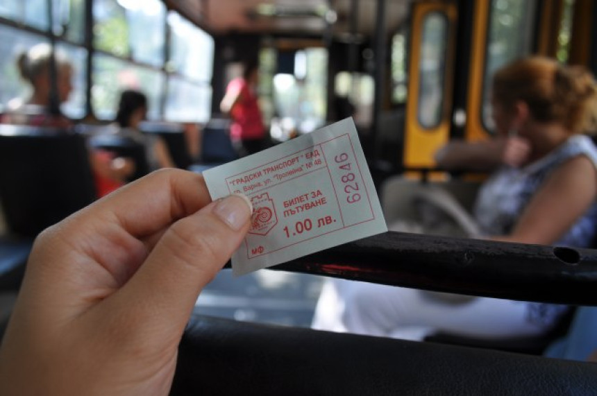 Autobus pun putnika sa lažnim PCR testovima