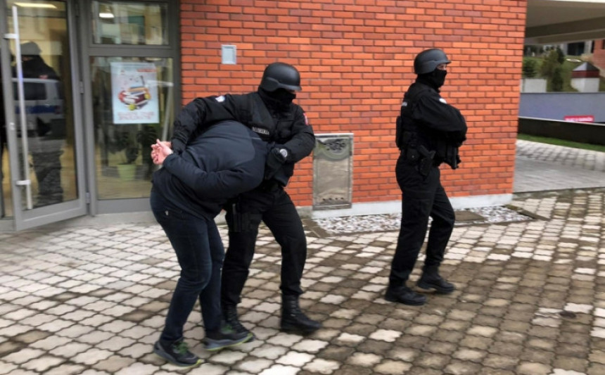 Trojica "škaljaraca" deportovani preko Huma u Crnu Goru