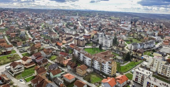 Zovete se gradom, a nemate bolnice, pozorišta, kina...