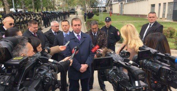 RS treba priznati ista prava policijskim službenicima