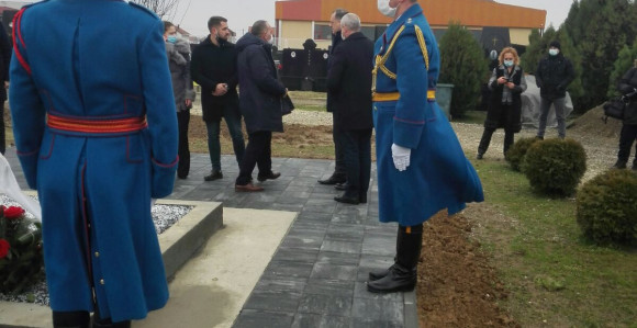 Otkud predsjedniku političke stranke helikopter i garda