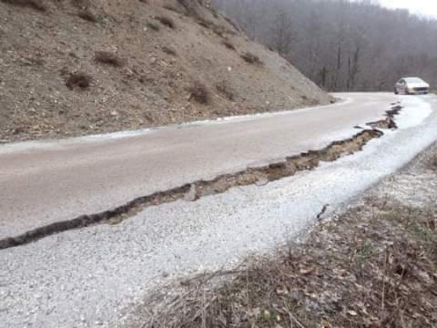 Saobraćaj na putu Foča-Šćepan Polje u prekidu