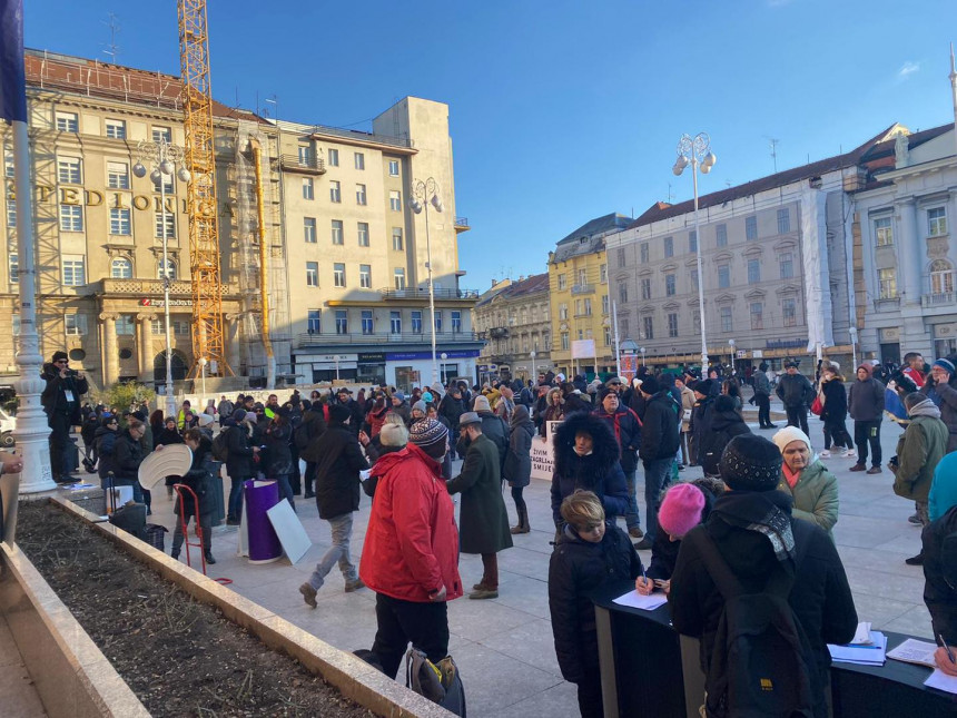 Protest u Zagrebu: Građani traže ukidanje svih mjera