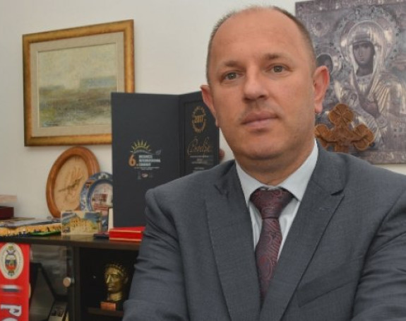 Potkrala se greška: Luka Petrović nije imao u planu kupovinu novog namještaja?!