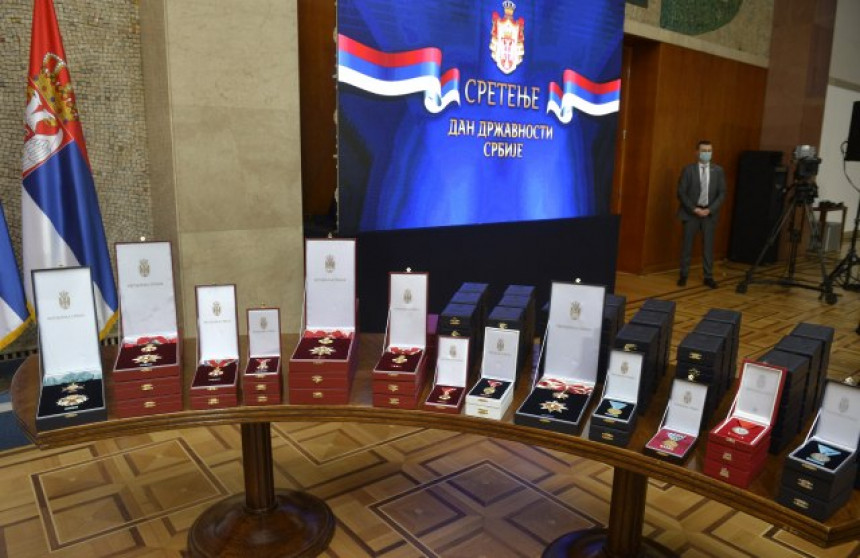 Predsjednik Srbije uručio odlikovanja povodom Sretenja
