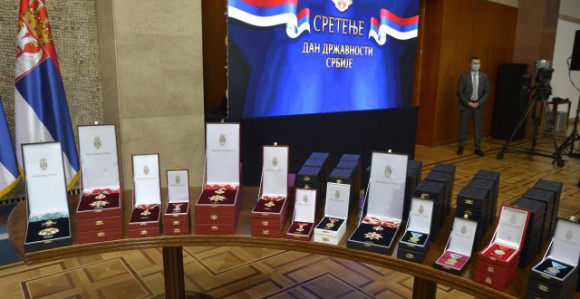 Predsjednik Srbije uručio odlikovanja povodom Sretenja