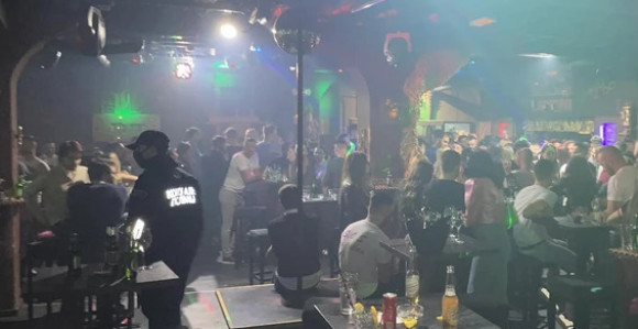 Za organizatore korona žurke za 700 ljudi određen pritvor