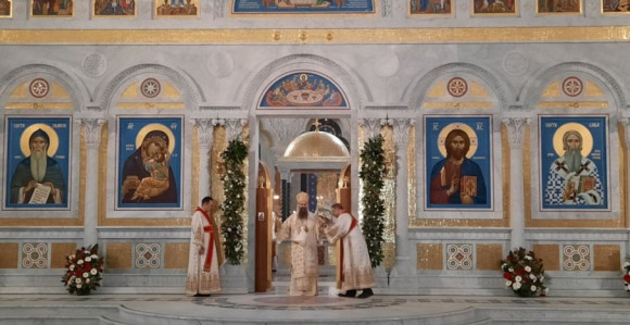 Patrijarh srpski Porfirije služio prvu liturgiju