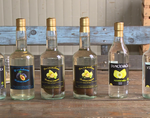 Udar na seljake: Kazne za prodaju domaće rakije
