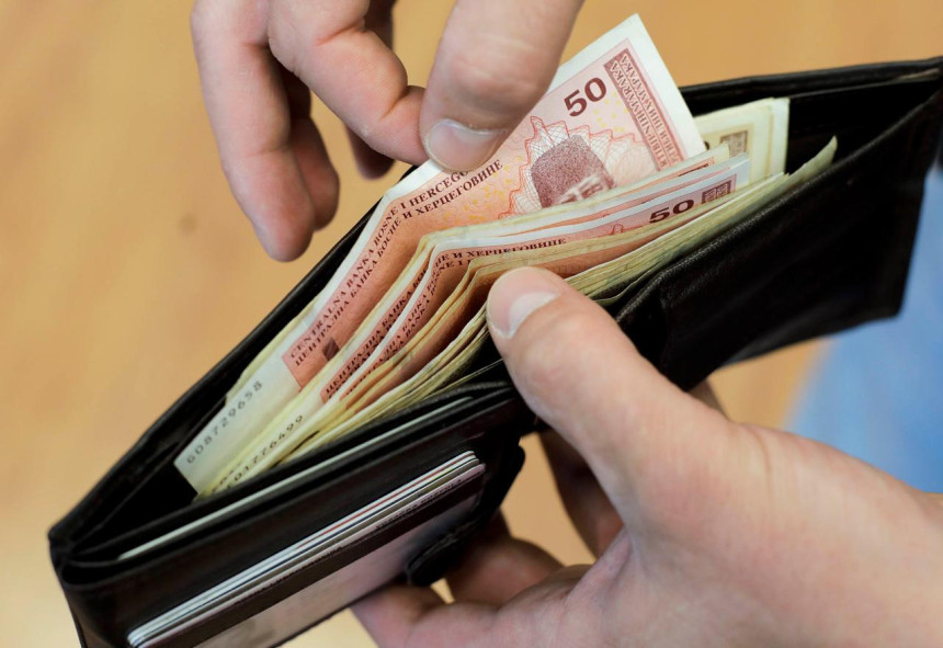Prosječna plata u januaru u Srpskoj je 962 marke