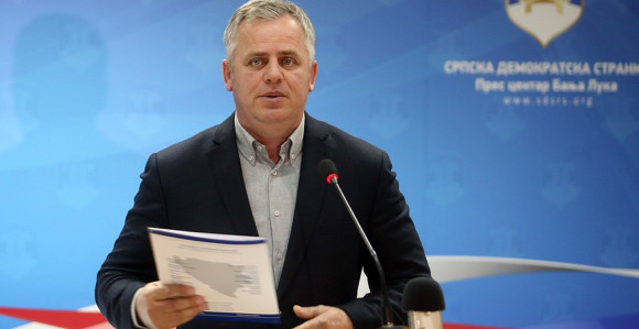 Dodikov patriotizam je samo farsa, on obmanjuje narod