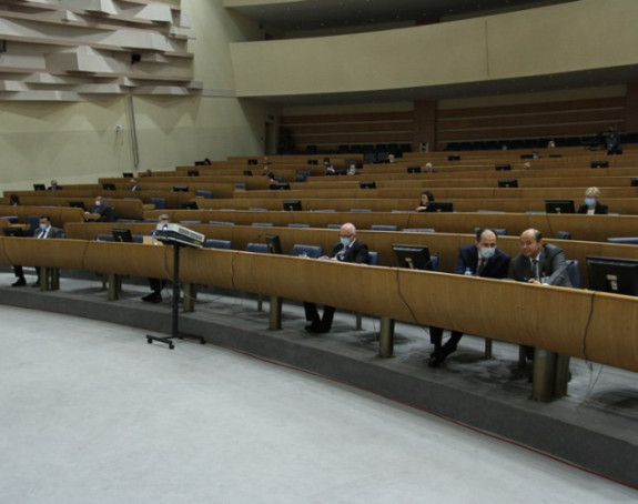 Od 18 tačaka dnevnog reda nema nijednog zakona