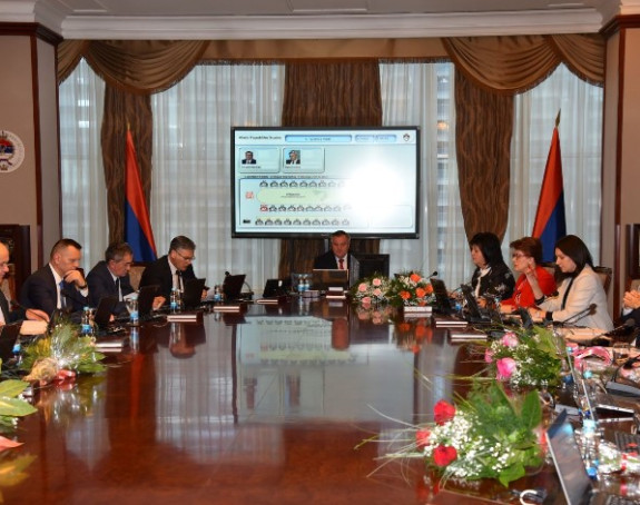 Višković tvrdi da Srpska uspješno nabavlja vakcine