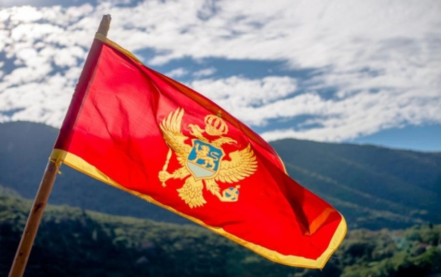 Црна Гора опозвала амбасадоре и у БиХ и у Србији