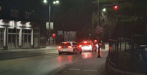 Posvađao se sa komšijama, bacio bombu i pobjegao