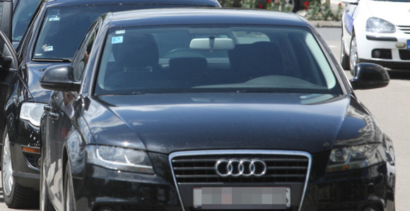 Vlasti tvrde da štede, a kupuju nove automobile