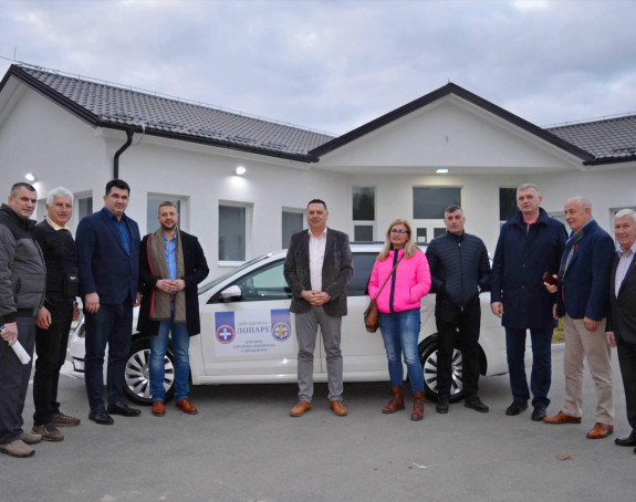 Majevičani iz Švajcarske donirali vozilo DZ Lopare
