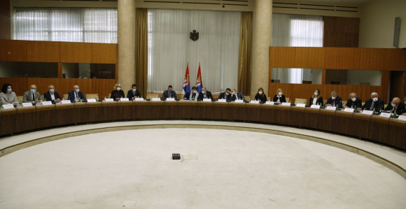 Kon: Vanredno stanje ili pucamo k'o zvečka!