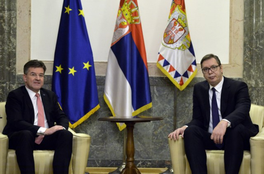 "Ако неко мисли да ће Србију натјерати да призна Косово, то се неће догодити"