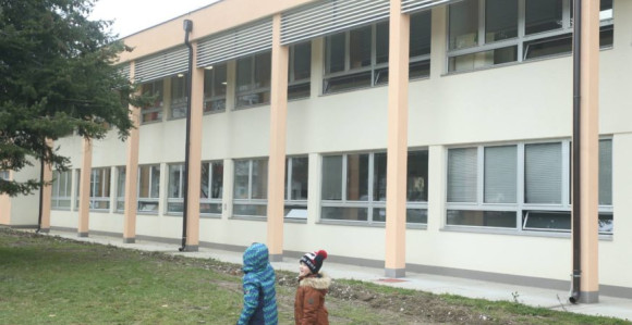 Dvije škole u Srpskoj prešle na nastavu na daljinu