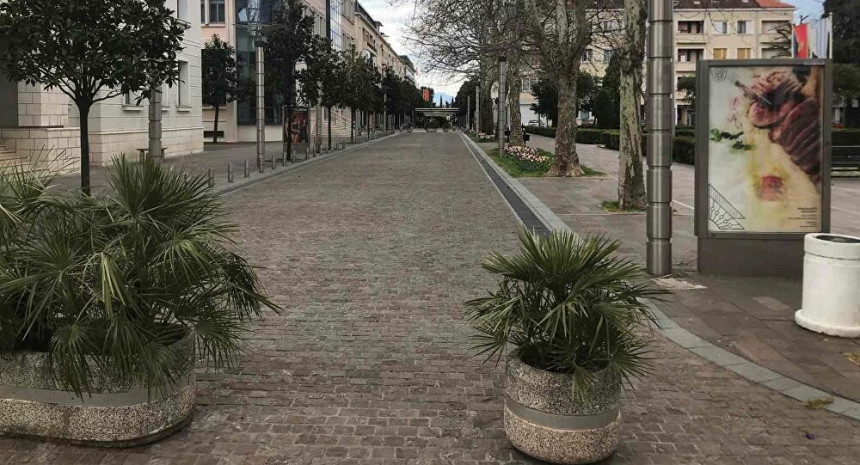 Војска на улицама, предсједник тражи затварање Црне Горе