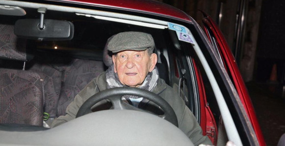 Vlasta Velisavljević u 94. godini potpuno sposoban za vožnju!