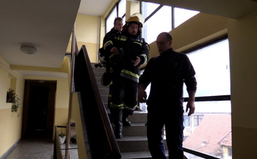 Višegrad: Požar u zgradi, povrijeđena starija osoba