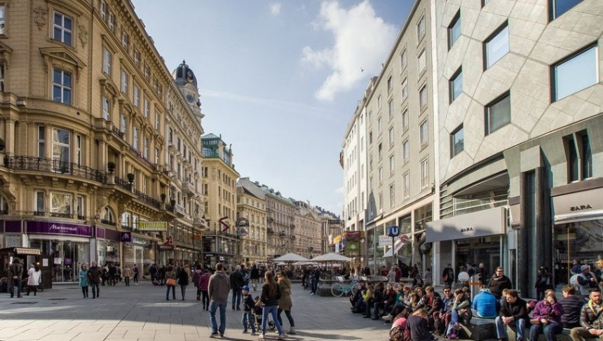 Antikoronaši blokirali centar Beča zbog mjera