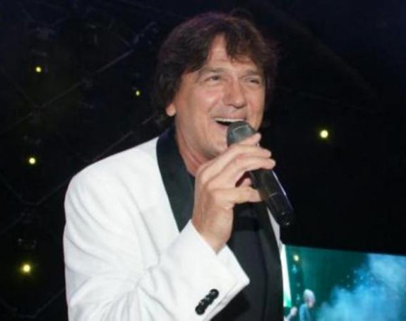 "Posvetio mi je pjesmu, sam je napisao"