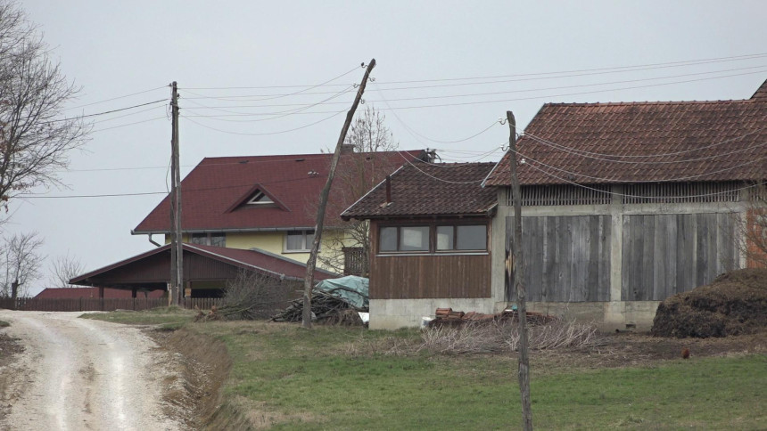 Прњавор: Грађани у страху због дотрајалих бандера