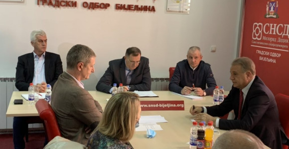 Stranka SDS Semberije Mića Mićića puca na dva dijela