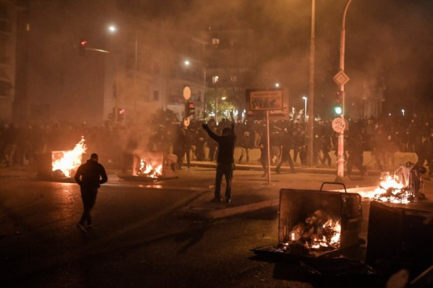 Neredi na ulicama Atine: Uhapšeno 10 osoba