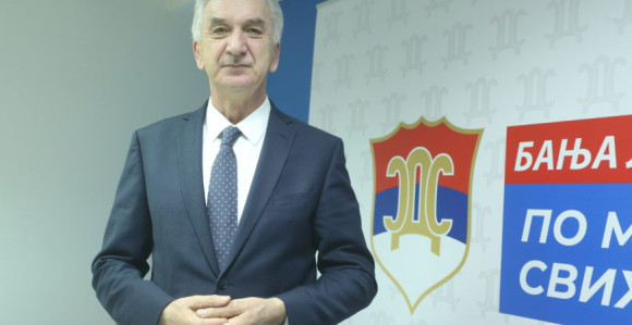Skupština postala pozornica za lažne Dodikove predstave