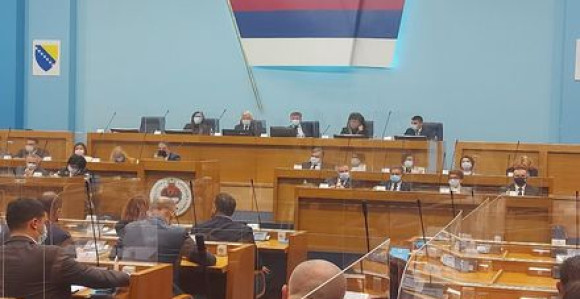 Parlament usvojio zaključke: Ukinuti visokog predstavnika
