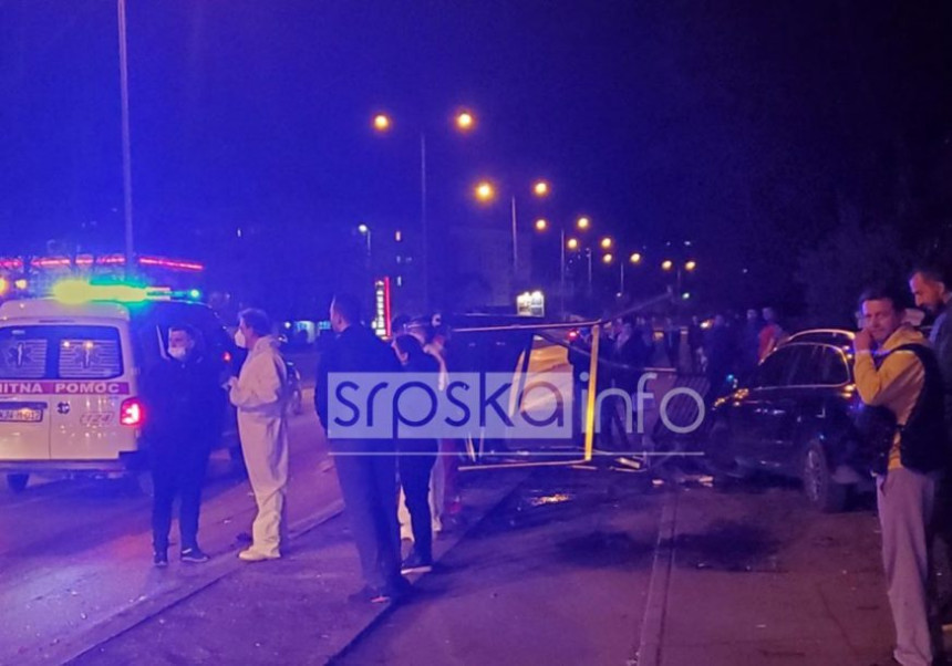 Banjaluka: Autom udario u stajalište, pa pobjegao