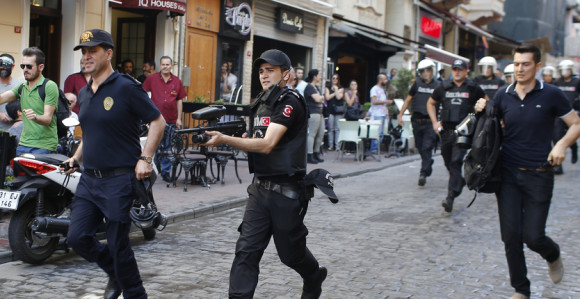  Privedeno 13 osoba zbog vrijeđanja Erdogana