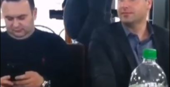 Nova korona žurka: Ko nema stida, nema ni obraza (VIDEO)