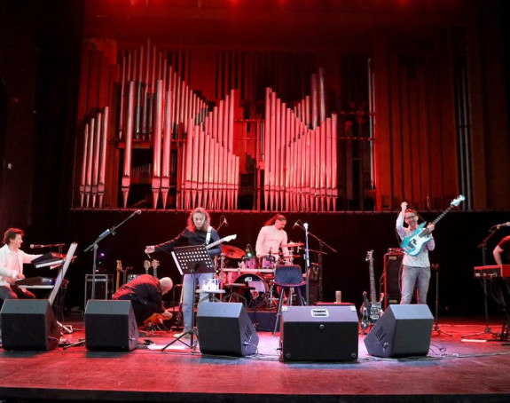 Kolege osudile "Crvenu jabuku" zbog koncerta!