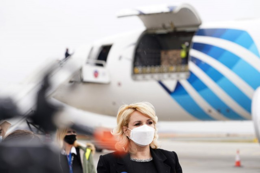 Na beogradski aerodrom stigla pomoć iz UAE