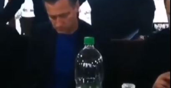 DNS: Bahata vlast banči i prolazi bez kazni