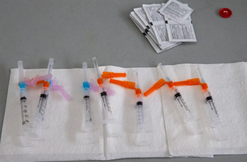 "Рат за вакцине против вируса се шири свијетом"