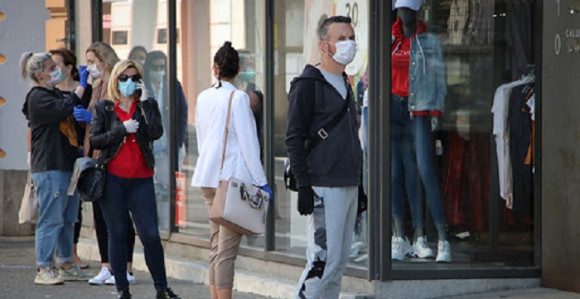 Banjaluka: Obavezno nošenje maski i na otvorenom!