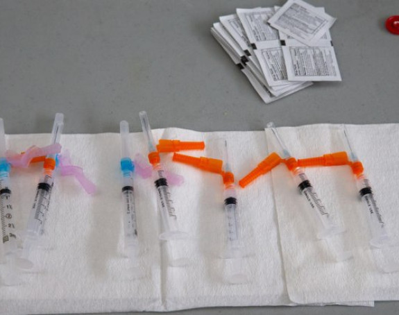 "Rat za vakcine protiv virusa se širi svijetom"