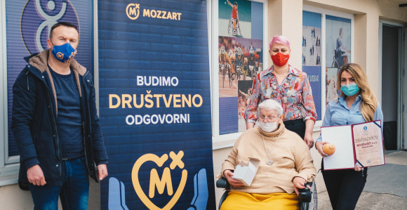 Doboj: Mozzart donirao mašinu štampariji distrofičara