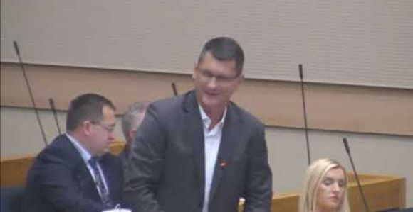 PDP: Podmuklo zabijen nož i beščasna izdaja