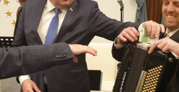 Dodik "zakitio" muzičare evrićima na večeri u Ankari