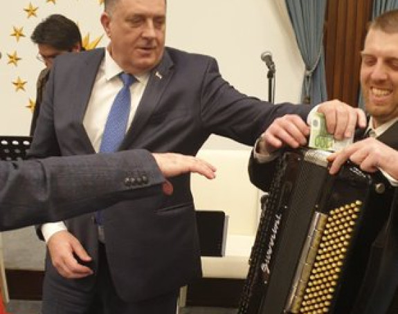 Dodik "zakitio" muzičare evrićima na večeri u Ankari