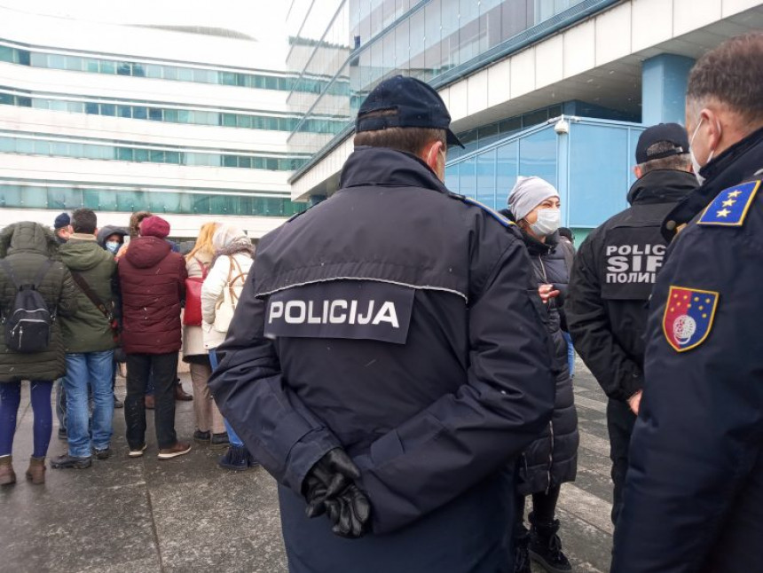 Протест полицијских службеника испред институција БиХ